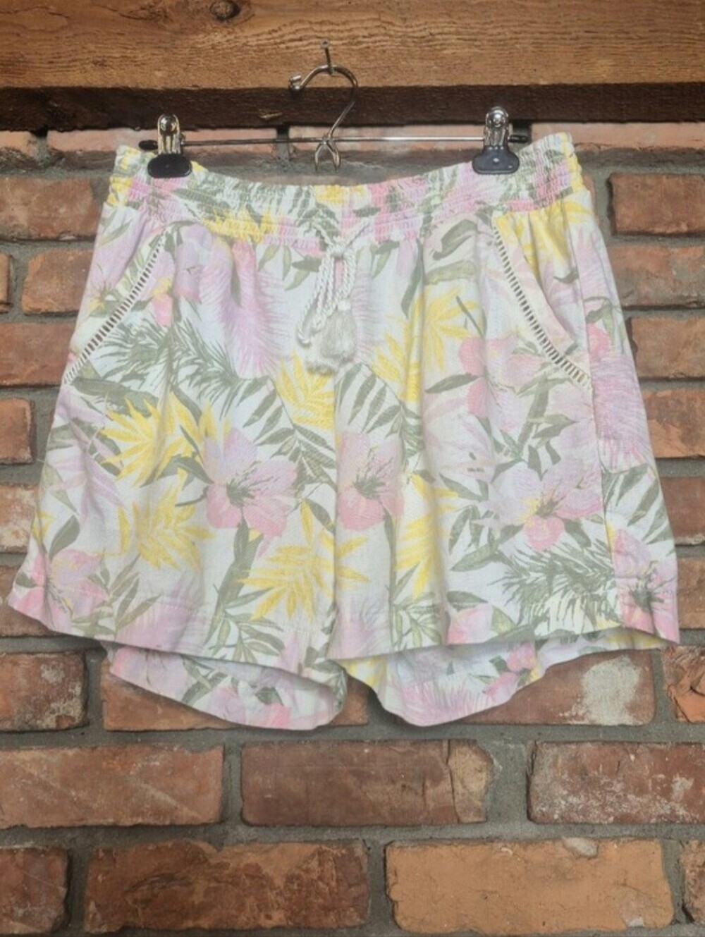 Briggs Tropical Floral Linen Blend Pull-On Shorts Beachy Boho Resort Summer